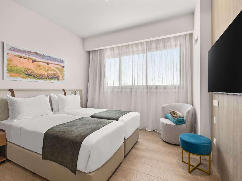 Mercure Larnaca Finikoudes Beach - Oda