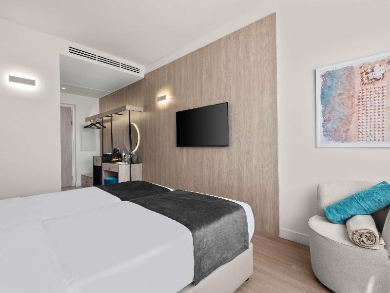 Mercure Larnaca Finikoudes Beach - Oda