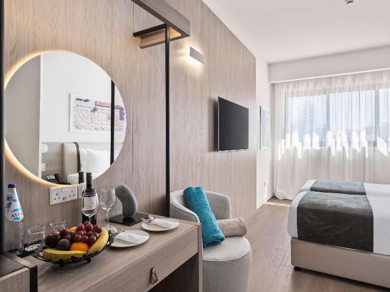 Mercure Larnaca Finikoudes Beach - Oda