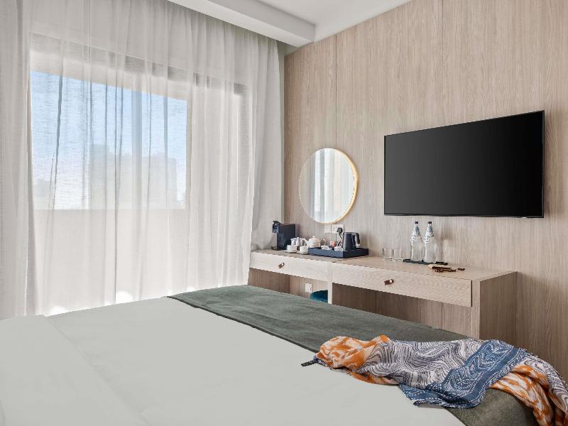Mercure Larnaca Finikoudes Beach - Oda
