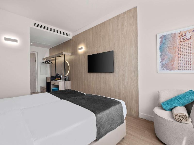 Mercure Larnaca Finikoudes Beach - Oda