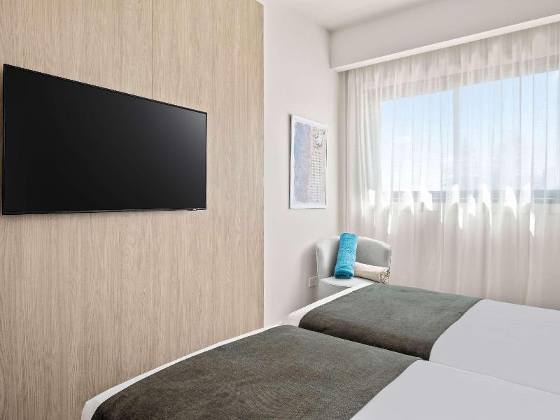 Mercure Larnaca Finikoudes Beach - Oda