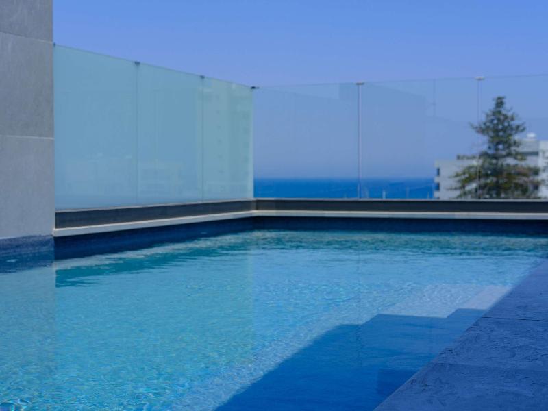 Mercure Larnaca Finikoudes Beach - Havuz