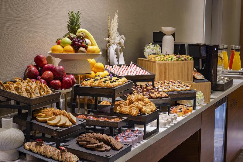 Hilton Al Khobar King Fahd Causeway - Restoran