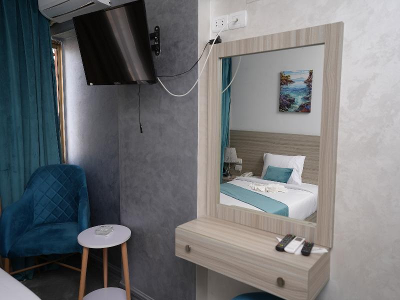 Mar Charbel Hotel - Oda
