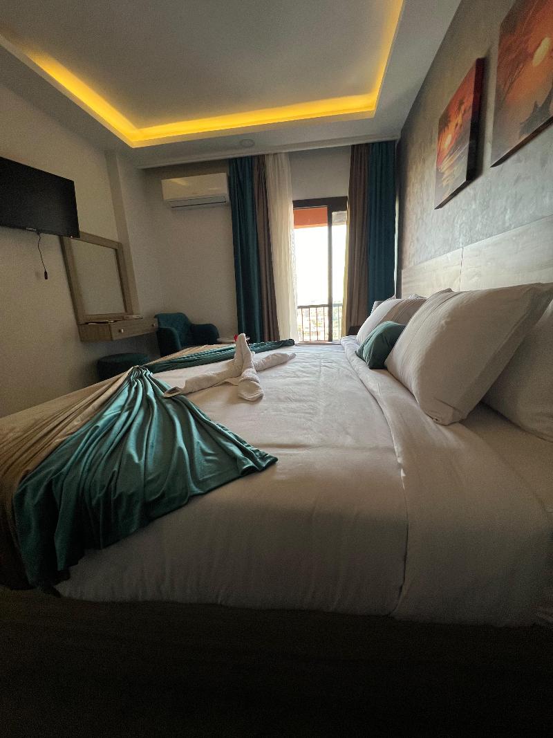 Mar Charbel Hotel - Oda