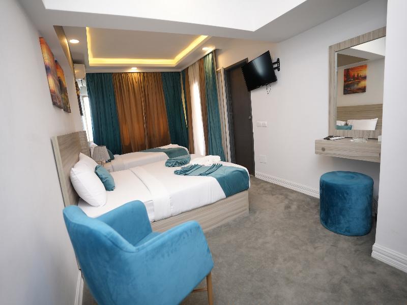 Mar Charbel Hotel - Oda