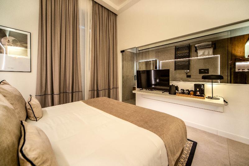 Mamalu Studios And Suites - Oda