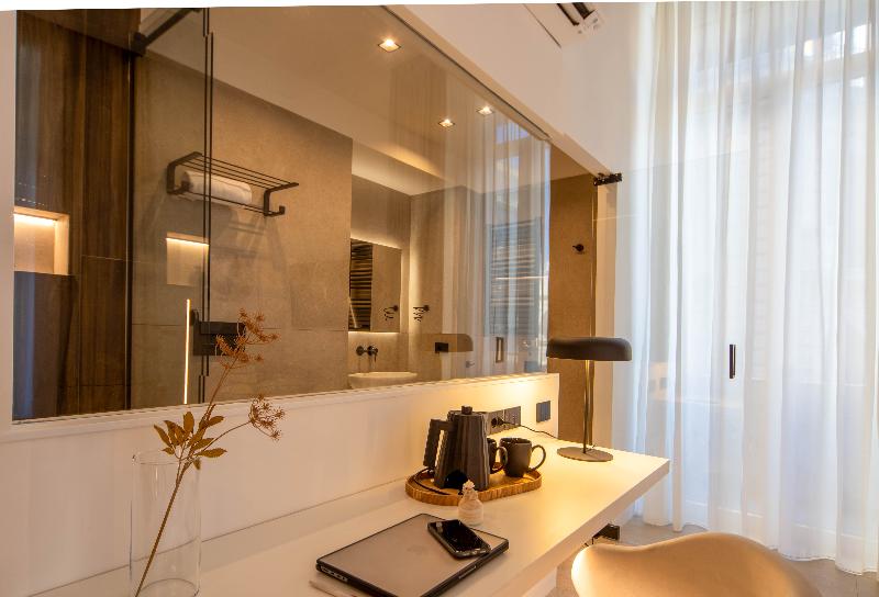 Mamalu Studios And Suites - Oda