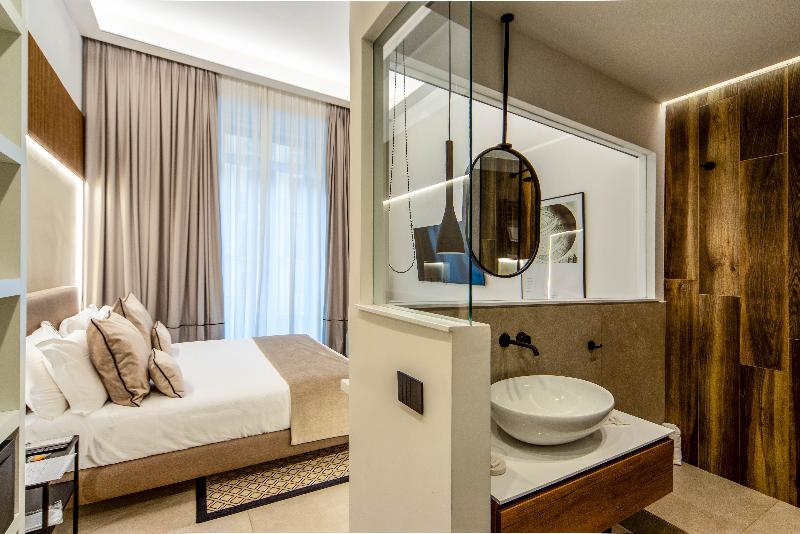 Mamalu Studios And Suites - Oda