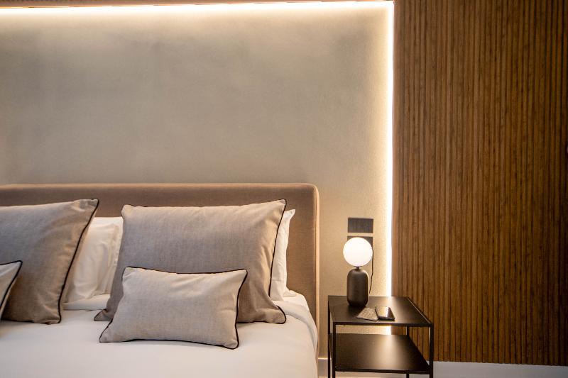 Mamalu Studios And Suites - Oda