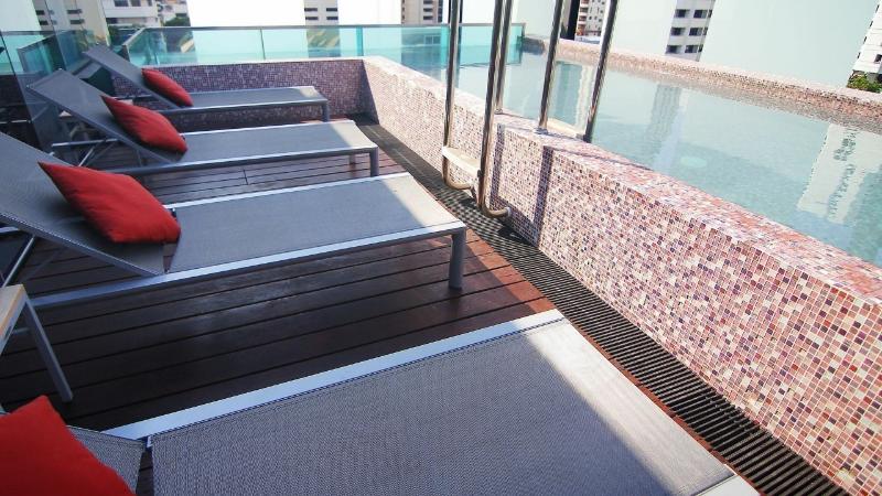 Metacity Hotel Bangkok - Havuz