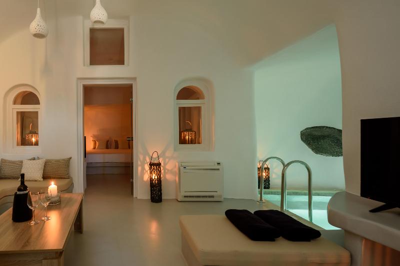 White Dream Suites - Oda