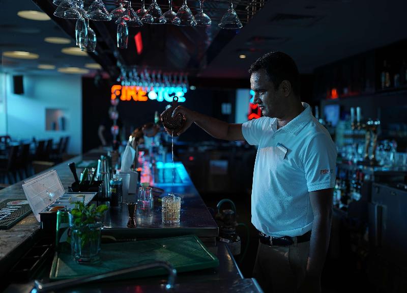 Golden Tulip Muscat - Bar