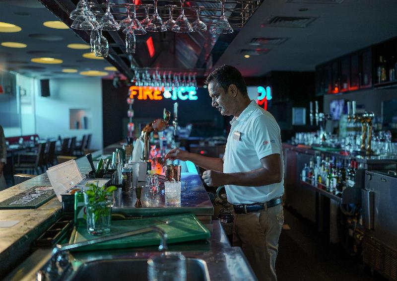 Golden Tulip Muscat - Bar