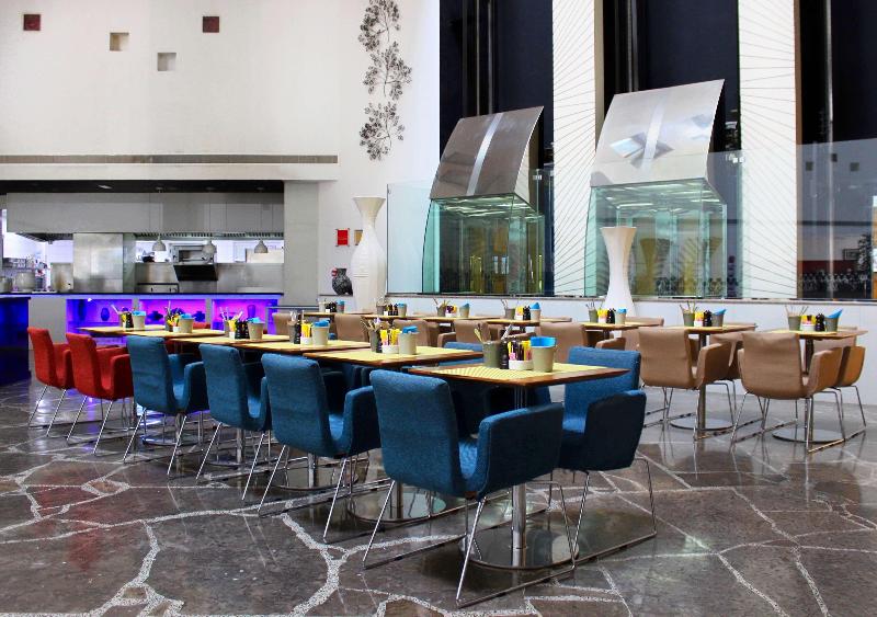 Golden Tulip Muscat - Lobi