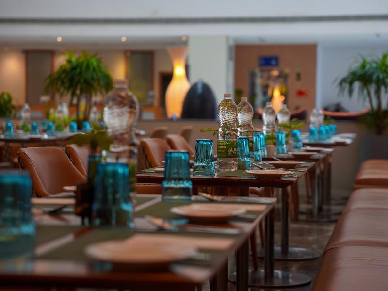 Golden Tulip Muscat - Lobi