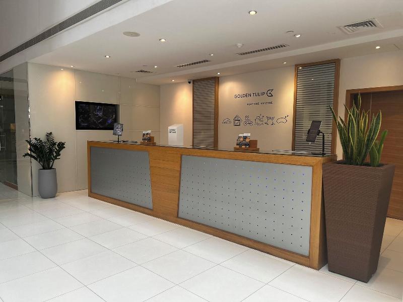 Golden Tulip Muscat - Lobi