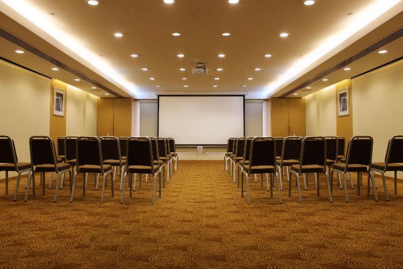 Golden Tulip Muscat - Toplantı