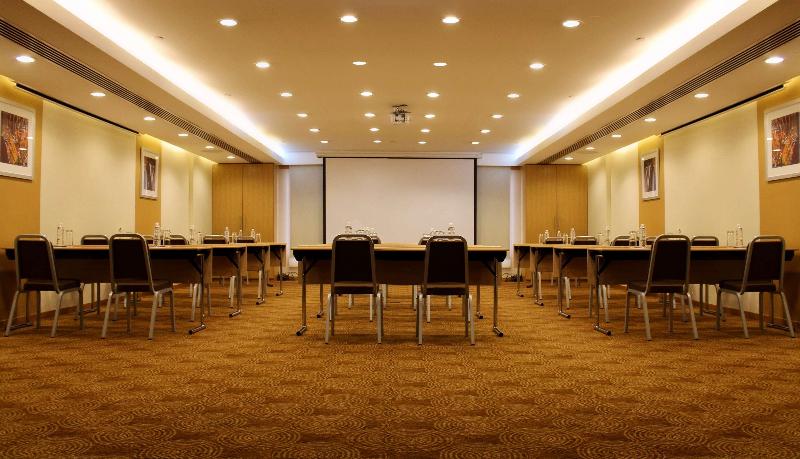 Golden Tulip Muscat - Toplantı
