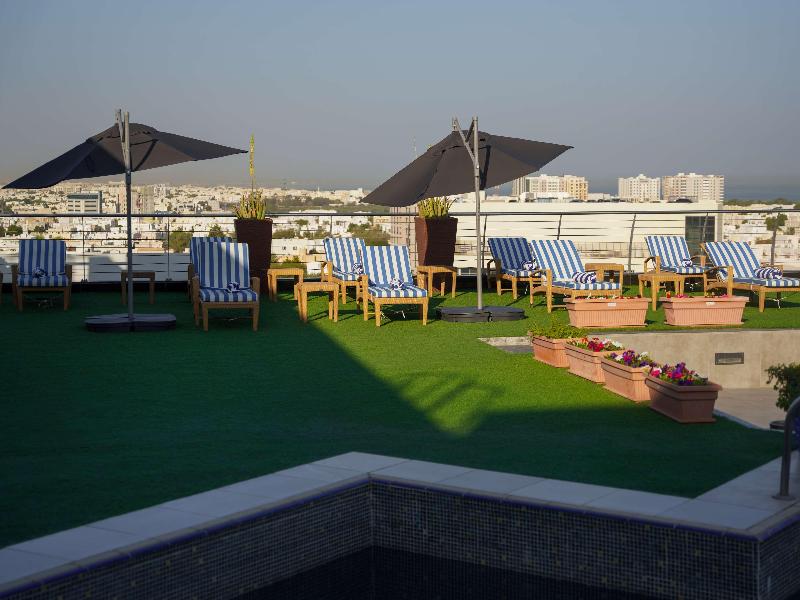 Golden Tulip Muscat - Havuz