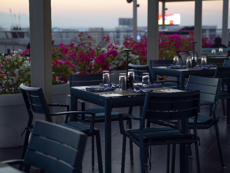 Golden Tulip Muscat - Havuz