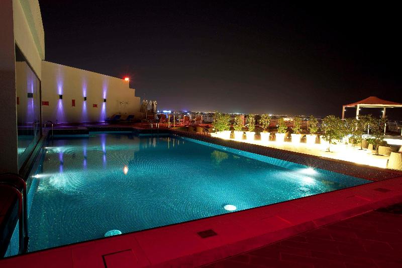 Golden Tulip Muscat - Havuz