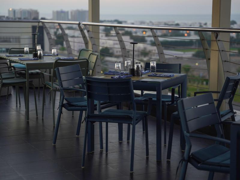 Golden Tulip Muscat - Teras