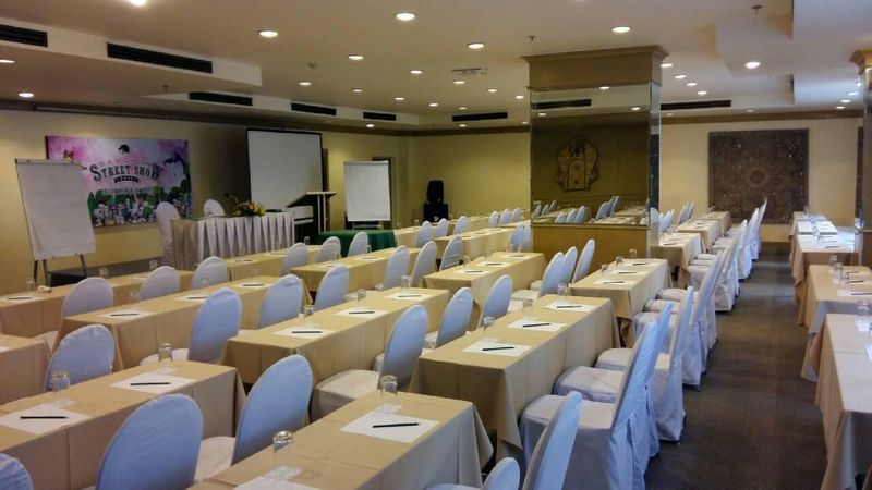 Pinnacle Lumpinee Park - Toplantı