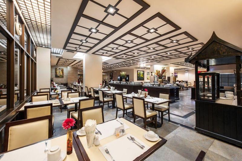 Pinnacle Lumpinee Park - Restoran
