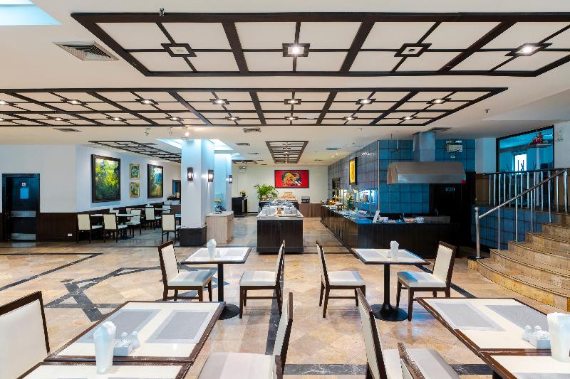 Pinnacle Lumpinee Park - Restoran