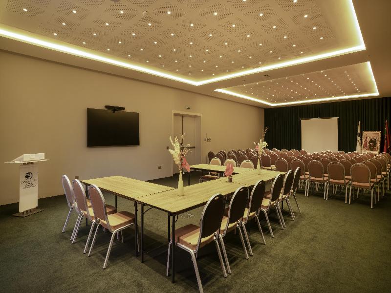 Doubletree By Hilton Ben Guerir Hotel & Residences - Toplantı