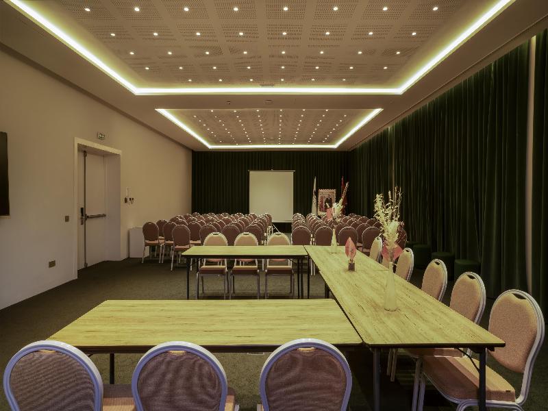 Doubletree By Hilton Ben Guerir Hotel & Residences - Toplantı