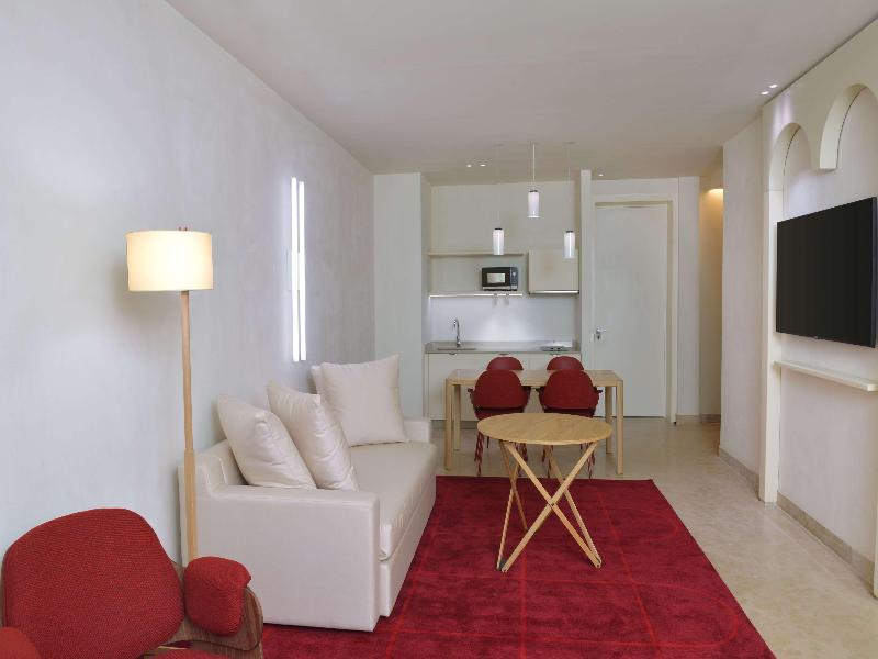 Doubletree By Hilton Ben Guerir Hotel & Residences - Oda