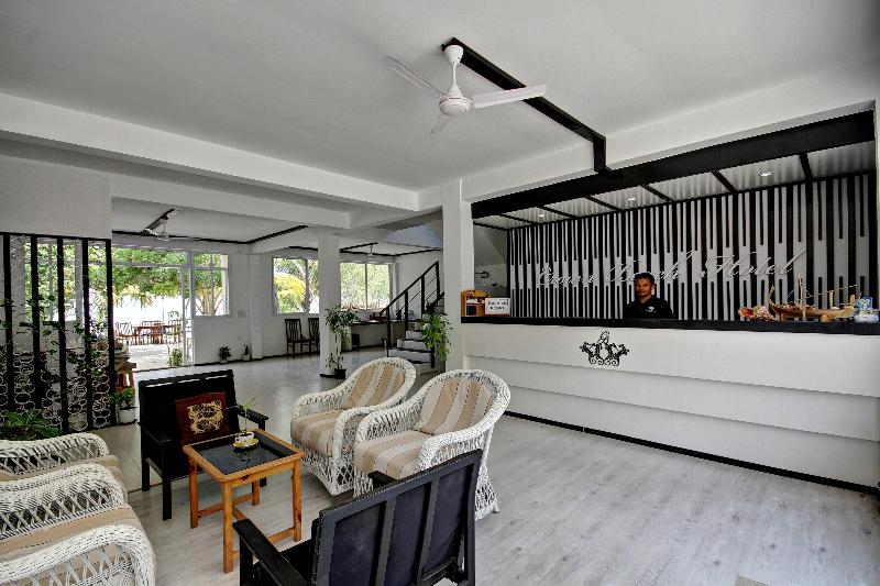 Crown Beach Hotel - Lobi