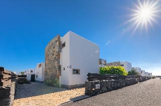 Camelot Holiday Homes by LIVVO