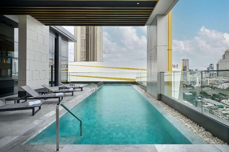 Hilton Garden Inn Bangkok Riverside - Havuz
