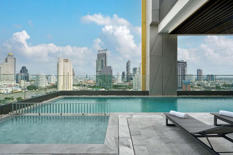 Hilton Garden Inn Bangkok Riverside - Havuz
