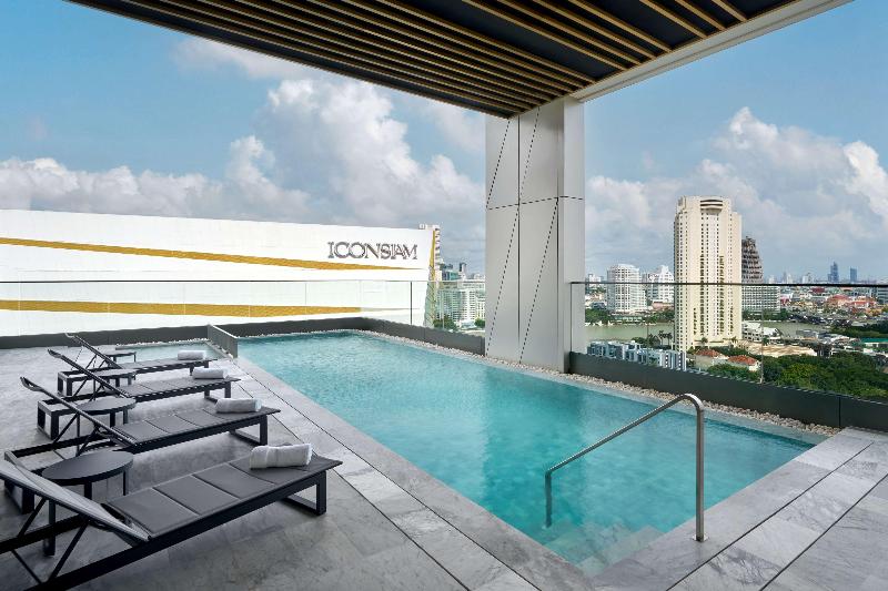 Hilton Garden Inn Bangkok Riverside - Havuz