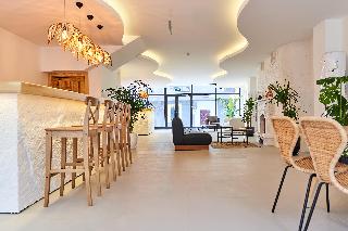 Audo Local Hotel