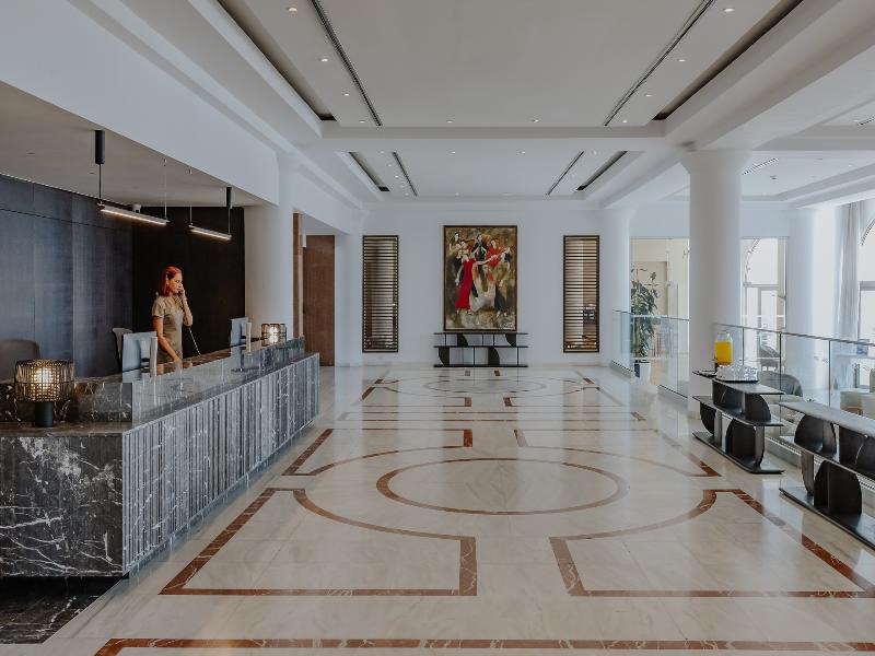 Golden Coast Beach Hotel - Lobi