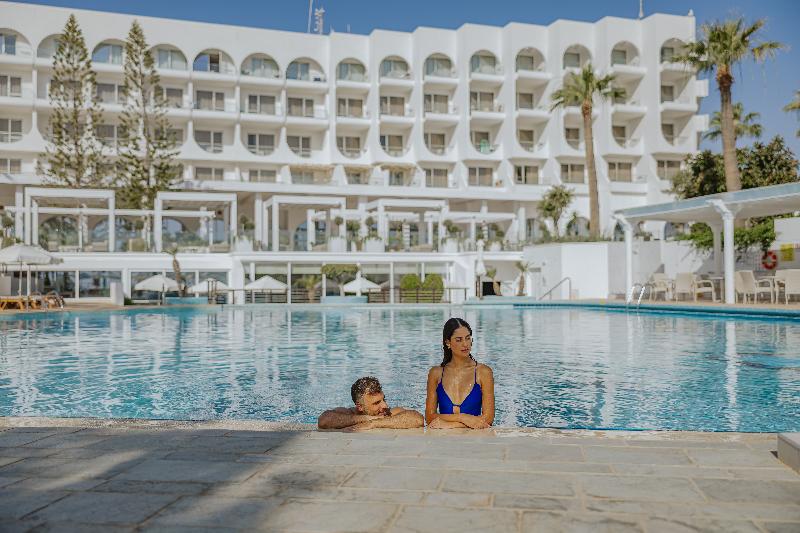 Golden Coast Beach Hotel - Havuz