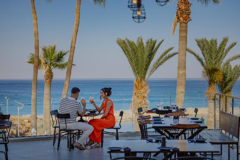 Golden Coast Beach Hotel - Restoran