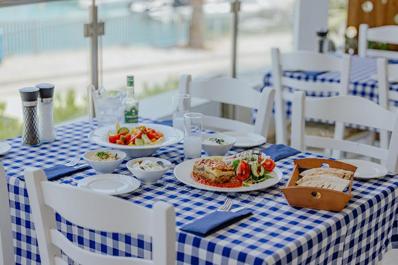 Golden Coast Beach Hotel - Restoran