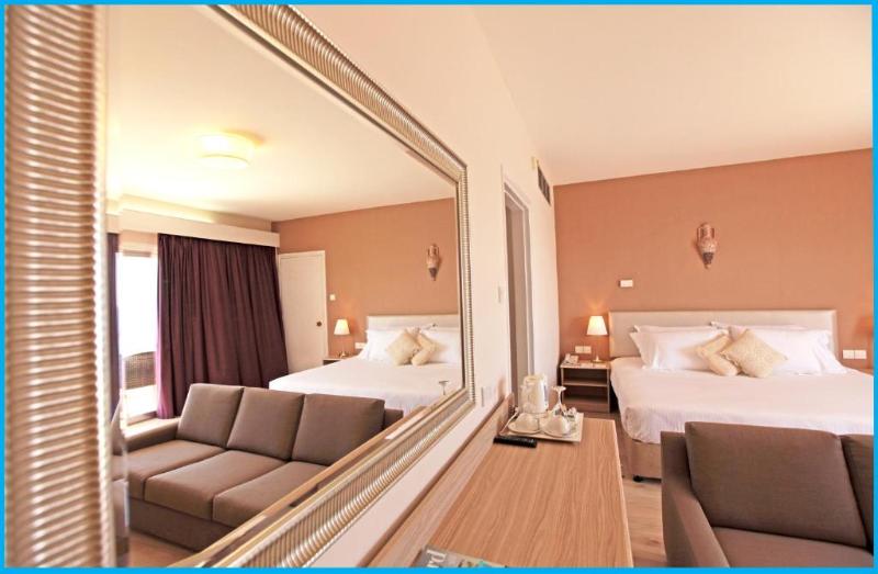 Poseidonia Beach Hotel - Oda