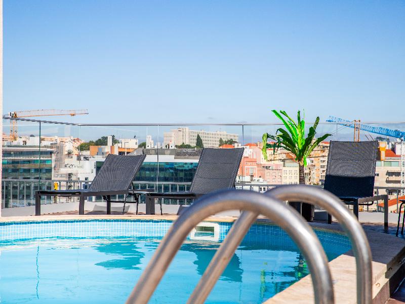 VIP Executive Suites do Marquês Hotel - Havuz
