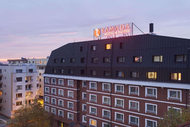 Ramada Hotel & Suites Bucharest North - Genel