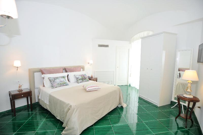 Core Amalfitano City Suites - Oda