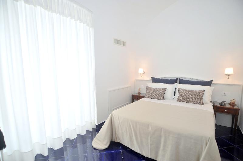 Core Amalfitano City Suites - Oda
