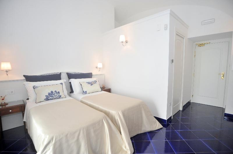 Core Amalfitano City Suites - Oda